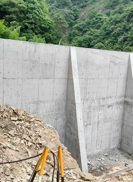 青岛黄岛区重力式挡土墙